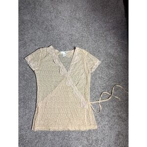 Y2K HM Beige Floral Sheer Lace Wrap Top Short Sleeve V-Neck Scalloped Trim Med